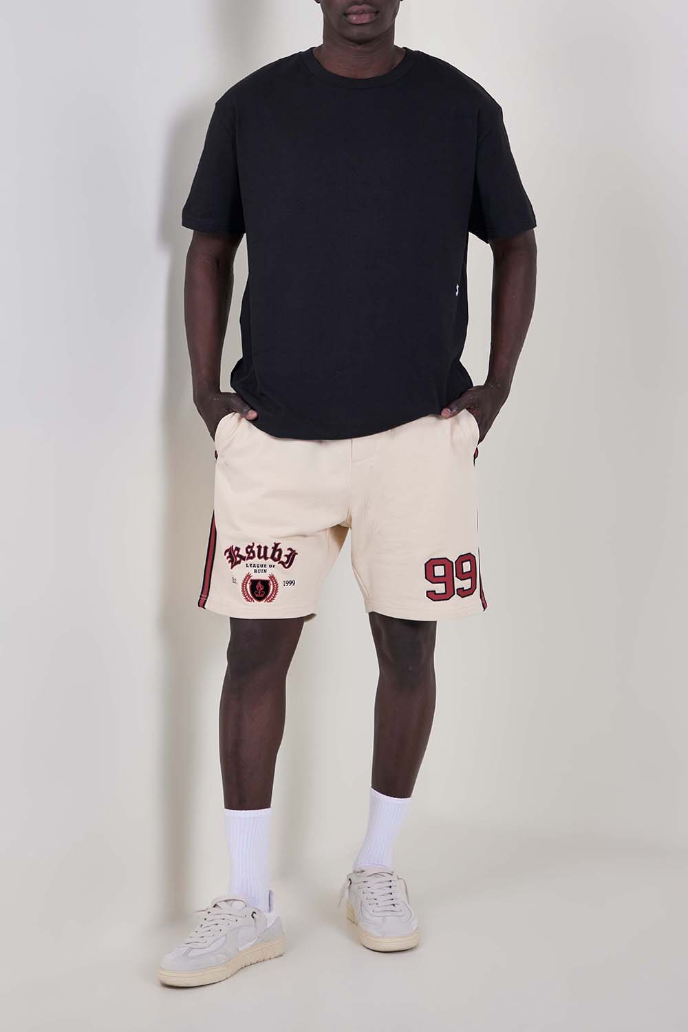 מכנסי ג'וגר קצרים